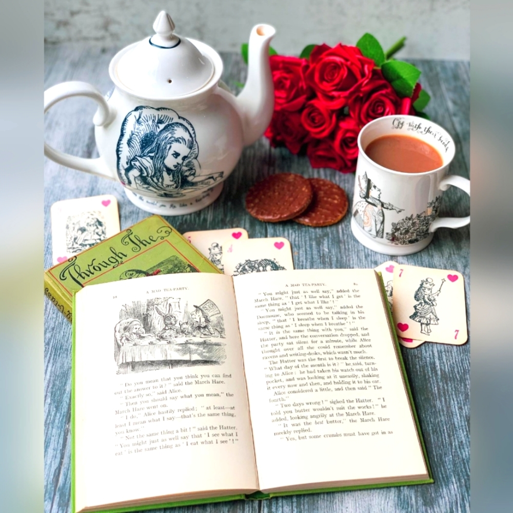 Alice In Wonderland "Time for Tea" Gift Set NWT - Picture 6 of 6